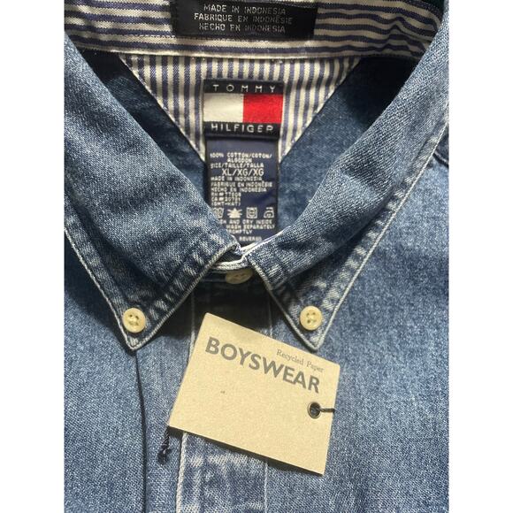 NWT - Tommy Hilfiger Boys Denim Shirt - Picture 3 of 4
